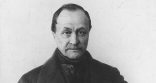 Pengertian sosiologi menurut auguste comte